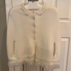 Julius Berger Cape White Sweater with Lace Collar and Fringe